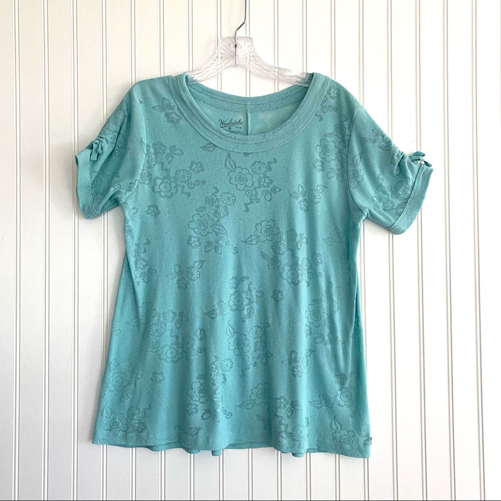 Woolrich short sleeve top SIZE MEDIUM